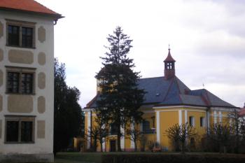 pohled na kostel od zámku ( © Ondřej Štěpánek 01/2007)