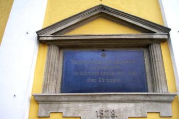 pamětní deska obětem I. světové války, vsazená do kostelní zdi ( © Ondřej Štěpánek 01/2007)