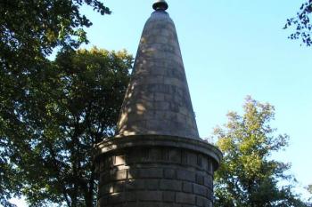 Žižkova mohyla (© Václav Čermák, 09/2006)