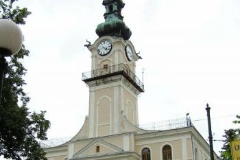 Pohled na východní frontu radnice s věží (© Jan P. Štěpánek, 08/2006)