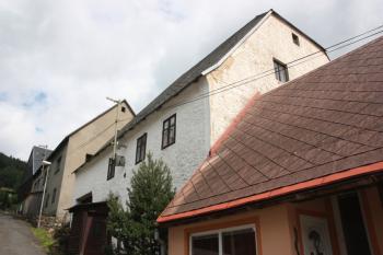 Zděný dům na východní straně Růžové ulice ( © Ivan Grisa 07/2010)