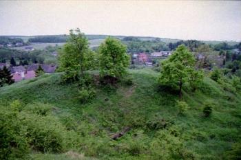 Příkopy a valy (©2003 Jiří Čížek)