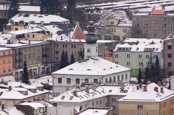 Jesenická radnice při pohledu od lázní ( © Jan P. Štěpánek 12/2006)