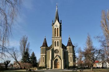 Východní průčelí ( © Luděk Pitter 02/2007)