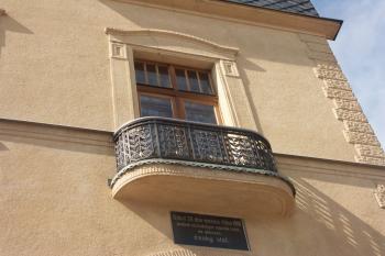 Secesní zábradlí balkonu (© Milan Caha 08/2008)