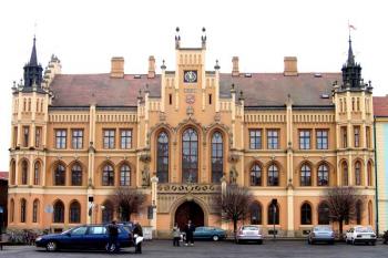 Radnice v Novém Bydžově ( © Pavel Vítek 02/2007)