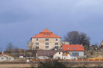 Zámek v Hlavenci ( © Pavel Vítek 02/2007)