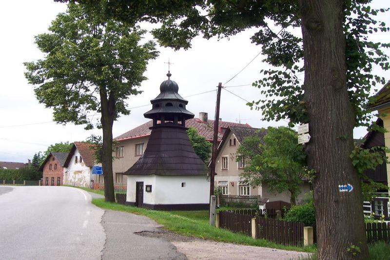 kaple Panny Marie se zvonicí