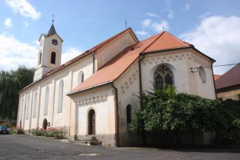 Kostel od jihozápadu ( © Ivan Grisa 07/2010)
