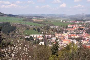 Výhled na Žlutice ( © Iva Spurná 30.4.2010)