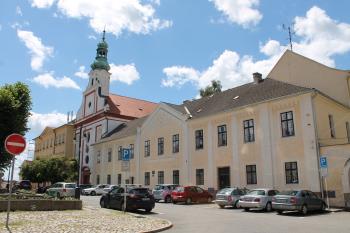 Tábor-klášter bosých augustiniánů s kostelem Narození Panny Marie (© Vlastislav Mareček, 07/2016)