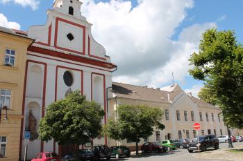 Tábor-klášter bosých augustiniánů s kostelem Narození Panny Marie (© Vlastislav Mareček, 07/2016)