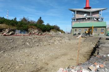 místo zbouraného bufetu Plesnivka se chystá na výstavbu nové chaty - Slezského domu ( © Jan P. Štěpánek 09/2011)