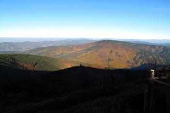 odraz stínu Lysé hory na masiv Travného ( © Jan P. Štěpánek 10/2012)