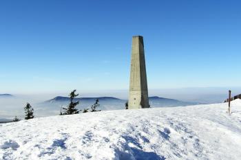 Vrchol Lysé hory s tzv. Mohylou ( © Jan P. Štěpánek 02/2006)