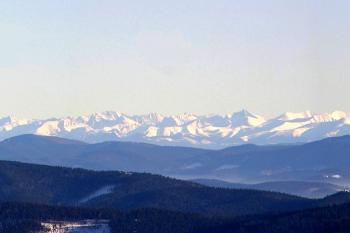 panorama hřebenů Vysoké Tatry z vrcholu Lysé hory ( © Jan P. Štěpánek 12/2007)