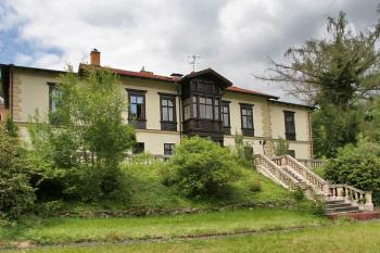 Zahradní průčelí ( © Luděk Pitter 06/2006)