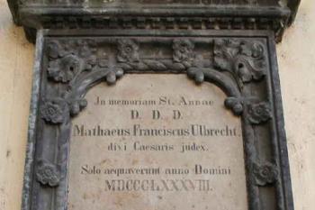Pamětní deska arciděkana Ulbrechta (© Ivan Grisa, 06/2008)