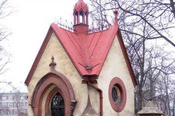 Pohled na hřbitovní kapli z Dvořákovy ulice (© Jan P. Štěpánek, 02/2007)