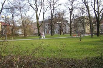 Bývalý městský hřbitov - dnešní Husův sad ( © Jan P. Štěpánek 03/2007)