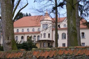 Pohled na zámek od východu (© Jan Novotný, 03/2007)