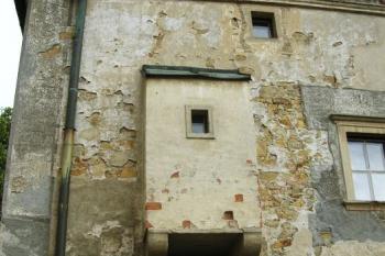Severní fasáda Sobášného paláce s renesančním arkýřem (© Jan P. Štěpánek, 08/2006)