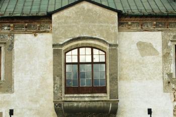 Západní vstup do zahrady s renesančním arkýřem (© Jan P. Štěpánek, 08/2006)