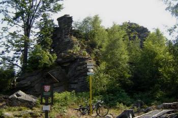 Celkový Pohled na skalní útvary (© Tomáš Marek, 06/2006)