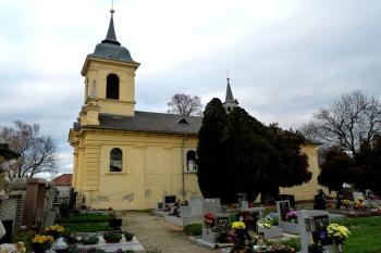 Kostel svatého Václava na návsi ( © František Kinař 05/2017)