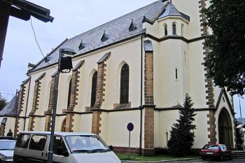 Kostel sv. Petra a Pavla v Trutnově - Poříčí ( © Pavel Vítek 9/2007)