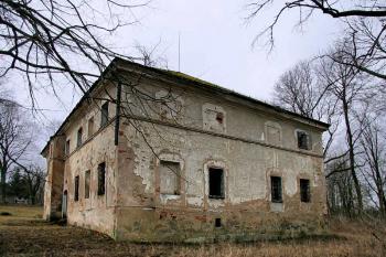 Východní nároží ( © Luděk Pitter 02/2007)