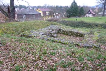 pozůstatky tvrze Dalovice  (© Vlastislav Mareček, 11/2016)