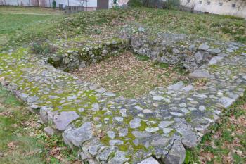pozůstatky tvrze Dalovice  (© Vlastislav Mareček, 11/2016)