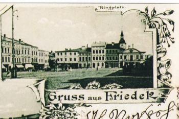 Východní fronta frýdeckého náměstí se starou radnicí kolem roku 1899 ( © V. Peter: Pozdrav z Frýdecko-Místecka, VaPe, Frýdek-Místek 1997)