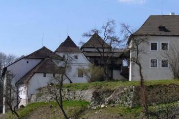 Nové Hrady - předhradí (© Pavel Jarý,  09.04.2007)