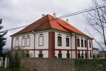 Zámek ve Vilémovicích ( © Pavel Vítek 03/2007)