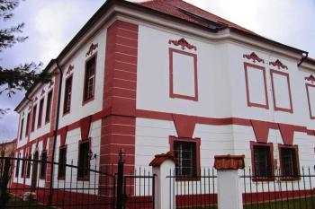 Zámek ve Vilémovicích ( © Pavel Vítek 03/2007)