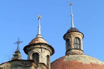 Kostel Všech svatých (© Hana Kubikova, 03/2007)