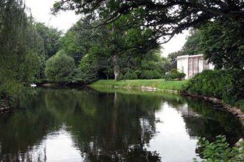 Rybník v zámeckém parku (© Jiří Cukr 07/2005)