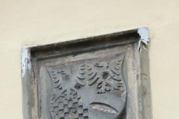 erb na věži kostela (© František Kinař, 05/2012)