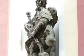 socha na kostele (© František Kinař, 05/2012)
