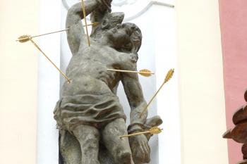 socha na kostele (© František Kinař, 05/2012)