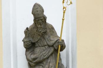 socha na kostele (© František Kinař, 05/2012)
