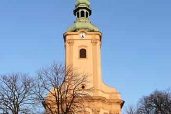 průčelí kostela sv. Josefa ( © Jan P. Štěpánek 12/2010)