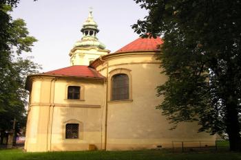 Pohled na presbyteriální část kostela od severovýchodu ( © Jan P. Štěpánek 05/2007)