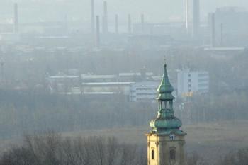 kostel sv. Václava od vodárny na Hladnově ( © Jan P. Štěpánek 02/2008)