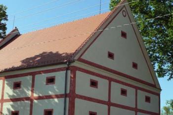 Hospodářská část objektu (© Jiří Cukr, 05/2007)