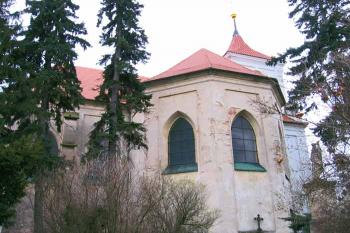 Kostel sv. Apolináře v Sadské ( © Pavel Vítek 03/2007)