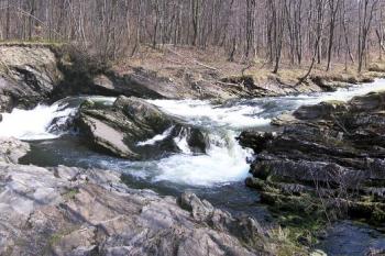 Panorama ostravických peřejí od severozápadu ( © Jan P. Štěpánek 03/2007)