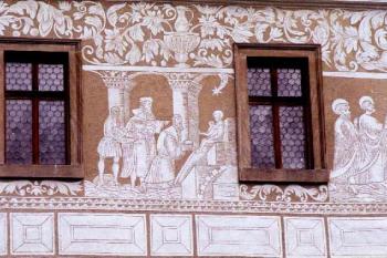 Figurální sgrafita (© 2002 Vlky, Jiří Čížek)